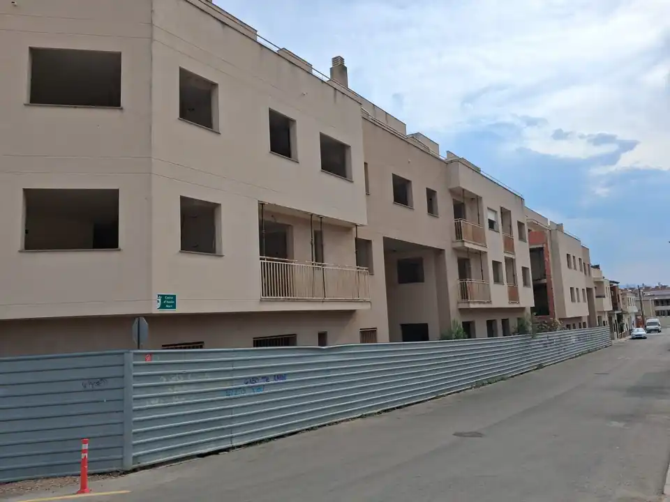 Fachada a la calle, en perspectiva