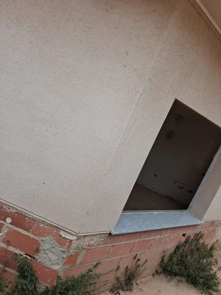 Hueco de ventana en planta baja